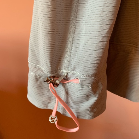 LULULEMON ADJUSTABLE TANK W/BUILT IN BRA TOP - Picture 3 of 3